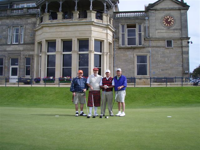 gal/2008_gallery/On the 1st tee at St. Andrews old course.jpg